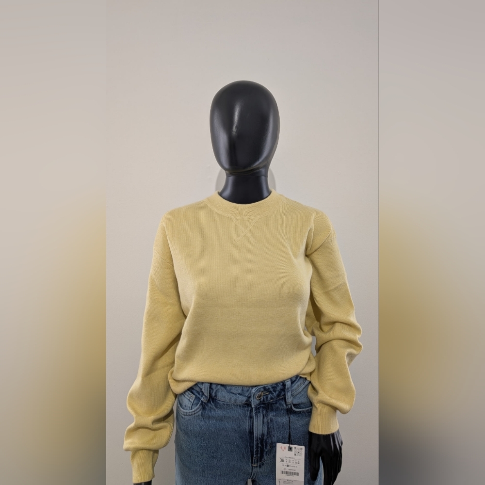 SOLD - ZARA - Sweater